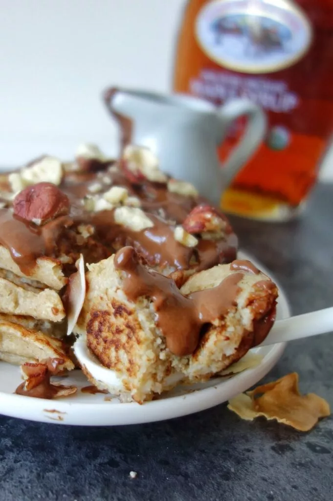 Pancakes moelleux au nutella maison sain morceau Pancakes moelleux au nutella maison sain morceau