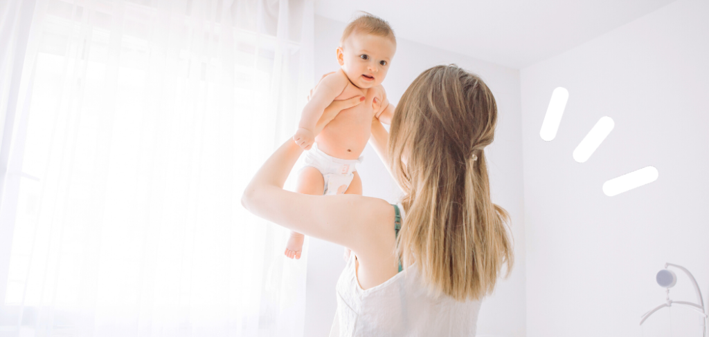 Mal de dos : les positions pour bien porter son enfant : Femme Actuelle Le  MAG